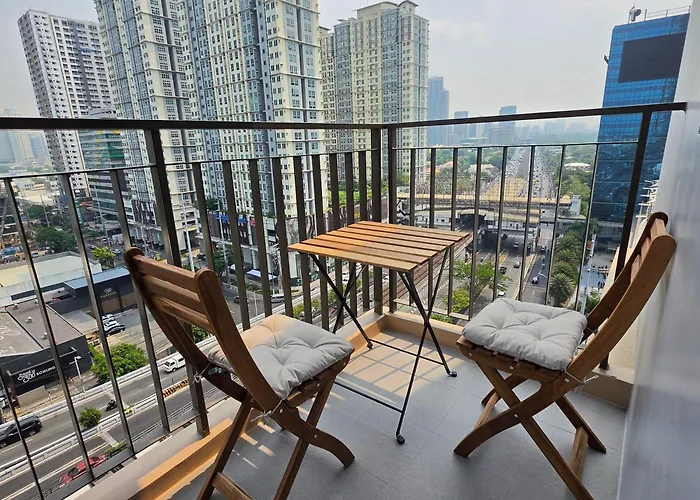 Spacious 2br Makati Mrt Wifi Washer