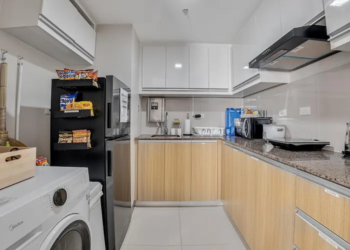 Apartment Spacious 2br Makati Mrt Wifi Washer Manila