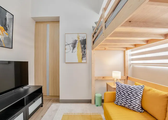 Apartment Spacious 2br Makati Mrt Wifi Washer Manila