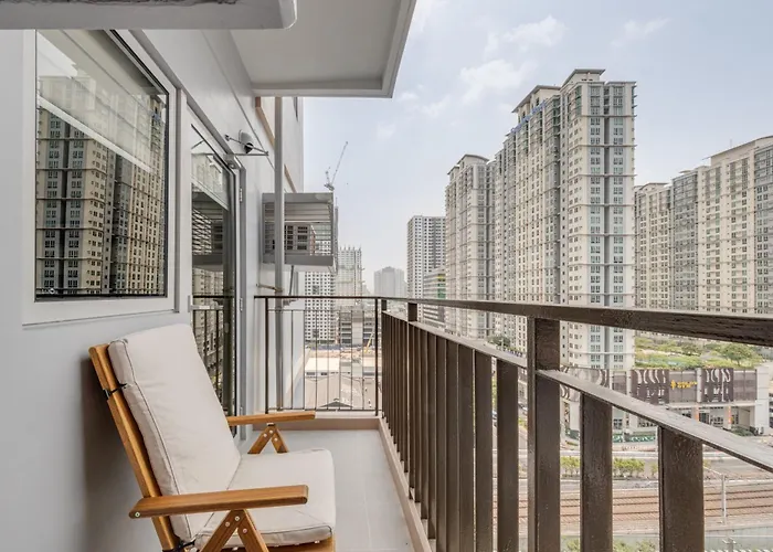 Spacious 2br Makati Mrt Wifi Washer