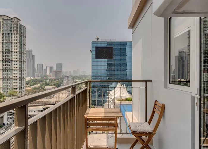 Spacious 2br Makati Mrt Wifi Washer Apartment Manila
